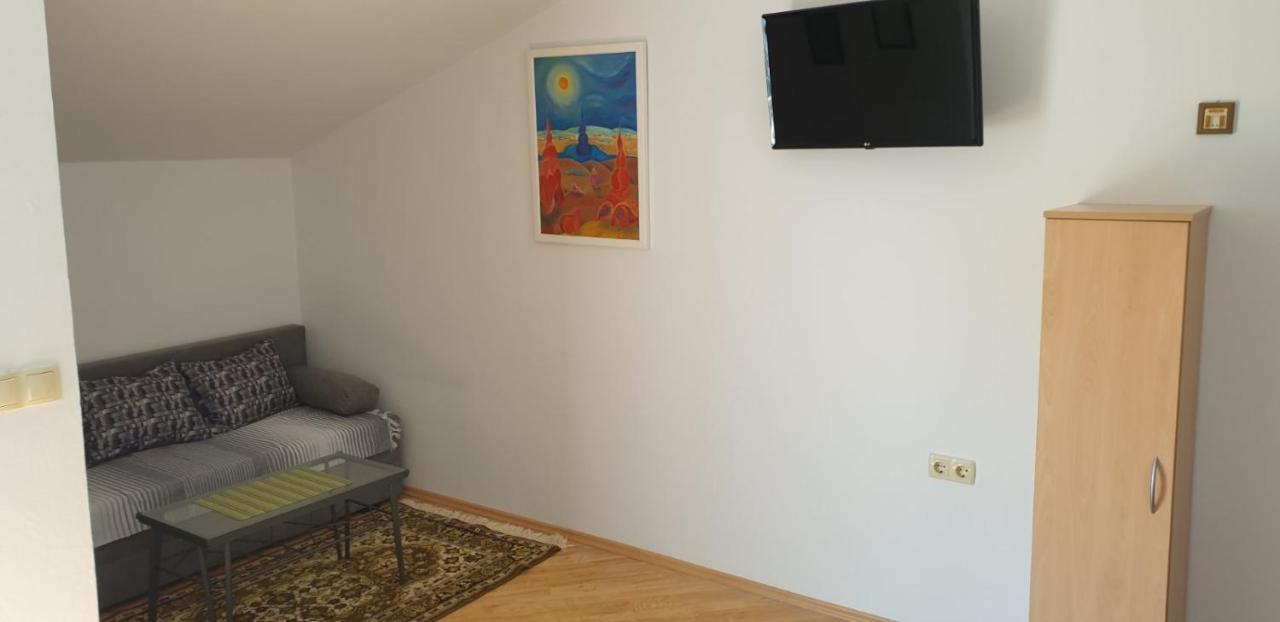 Apartment Roglic ราบ ภายนอก รูปภาพ