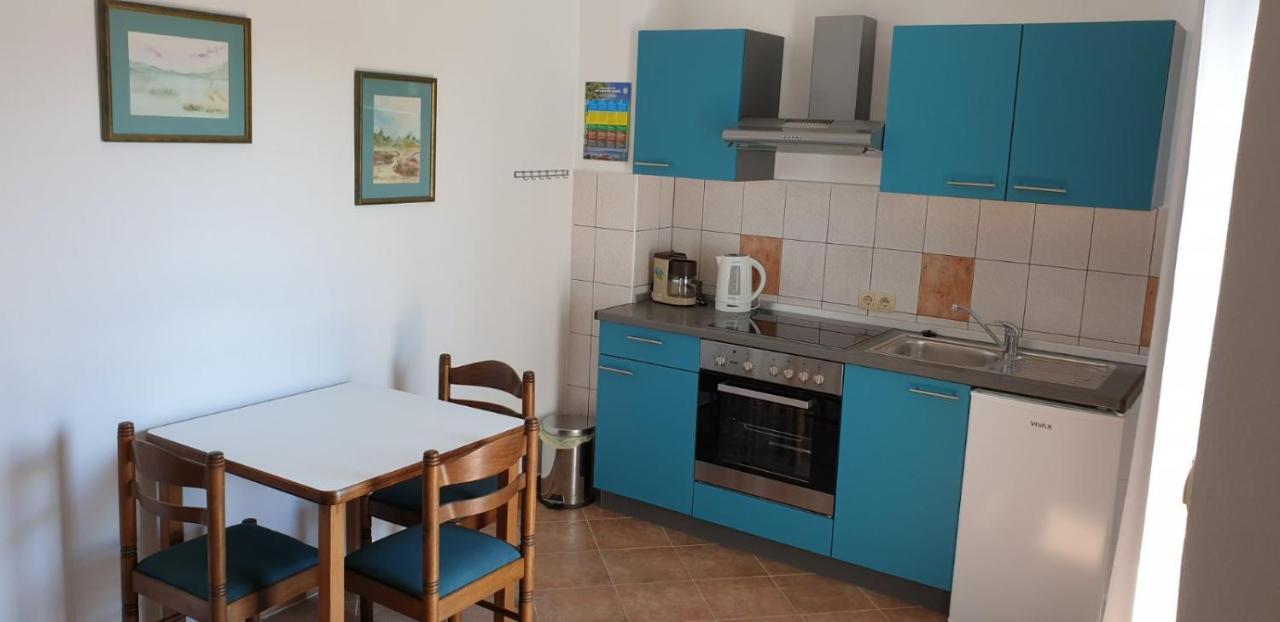 Apartment Roglic ราบ ภายนอก รูปภาพ