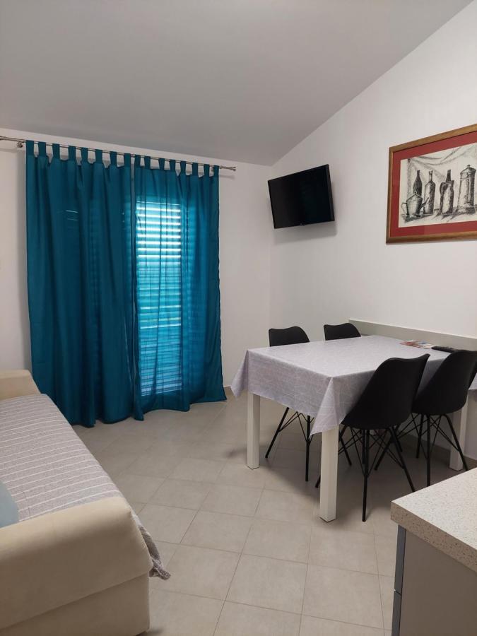 Apartment Roglic ราบ ภายนอก รูปภาพ