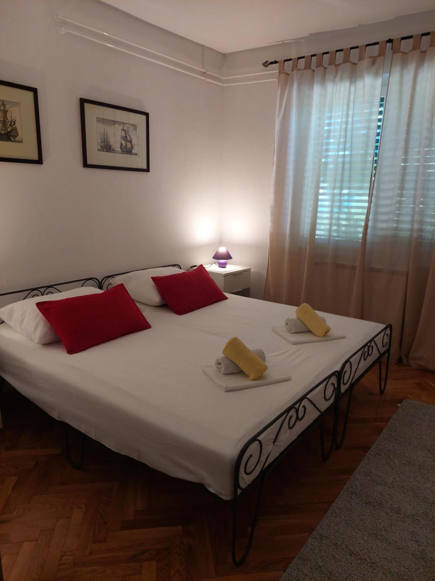 Apartment Roglic ราบ ภายนอก รูปภาพ